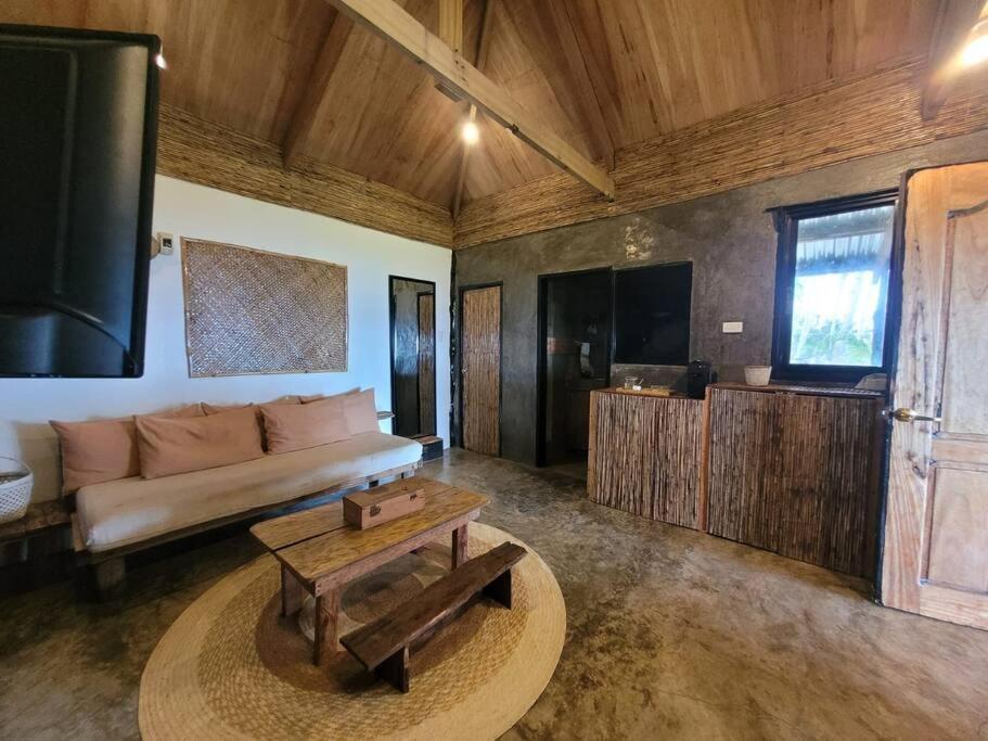 Tarzans House General Luna (Surigao del Norte) Exterior photo